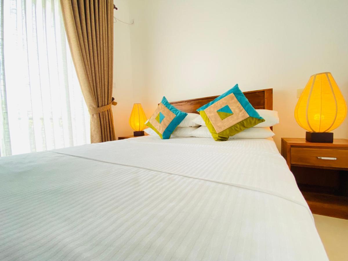 Srimadis Villa Near Airport - Negombo Bagian luar foto