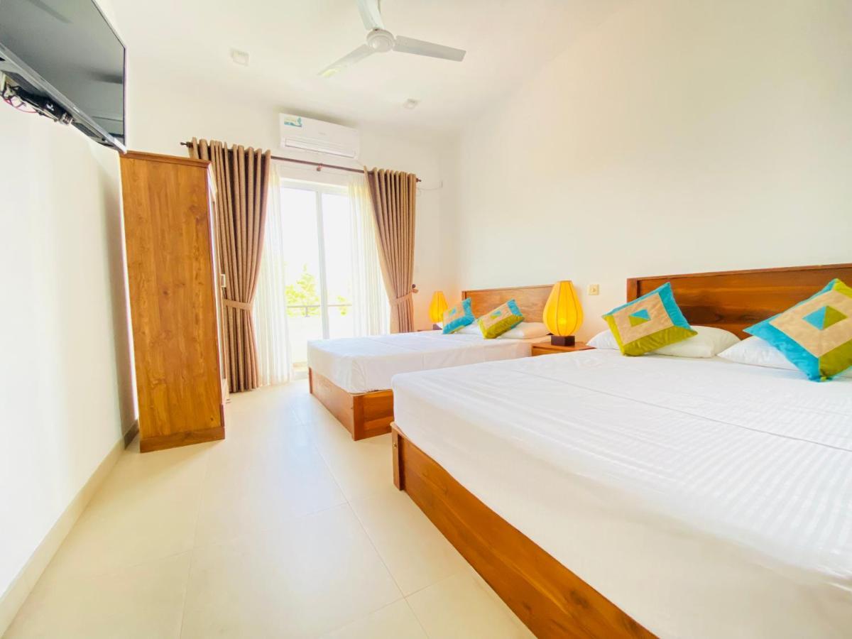 Srimadis Villa Near Airport - Negombo Bagian luar foto