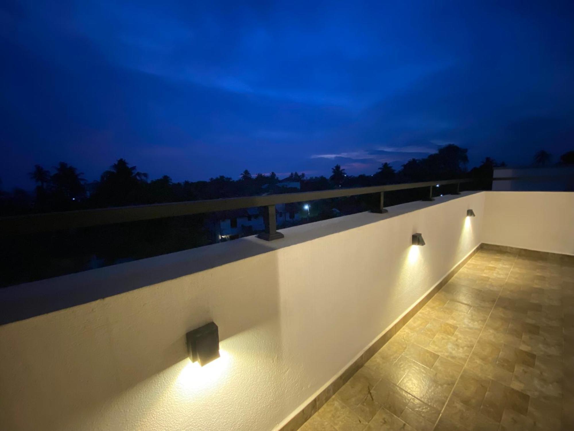 Srimadis Villa Near Airport - Negombo Bagian luar foto